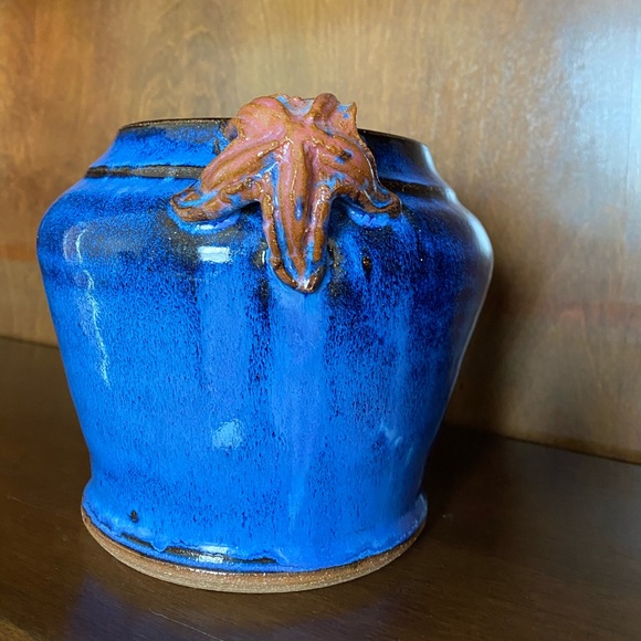 Blue Glazed Ceramic Vase / Planter with Starfish - Picture 4 of 8